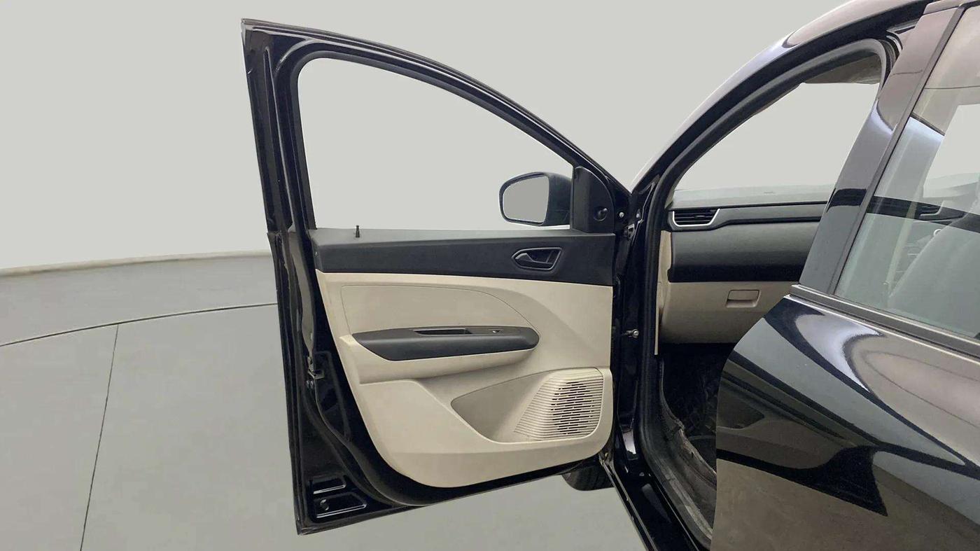 2024 Renault TRIBER RXL MT, Petrol, Manual, 14,567 km, LHS Front Door