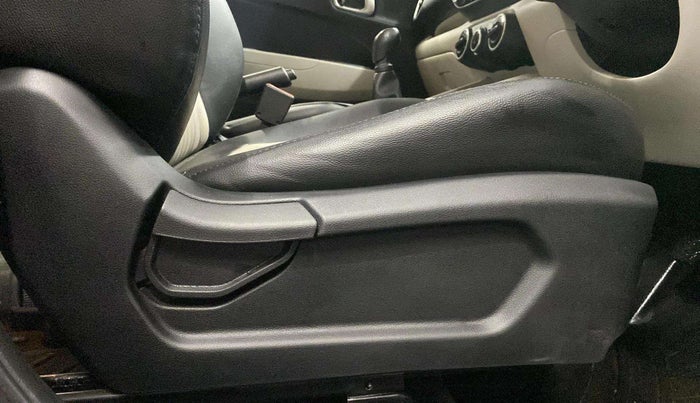 2023 Hyundai VENUE S 1.2, Petrol, Manual, 12,262 km, Driver Side Adjustment Panel