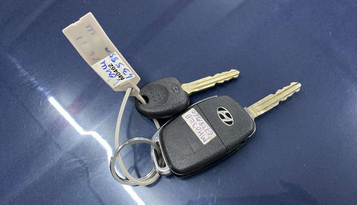 2023 Hyundai VENUE S 1.2, Petrol, Manual, 12,262 km, Key Close Up