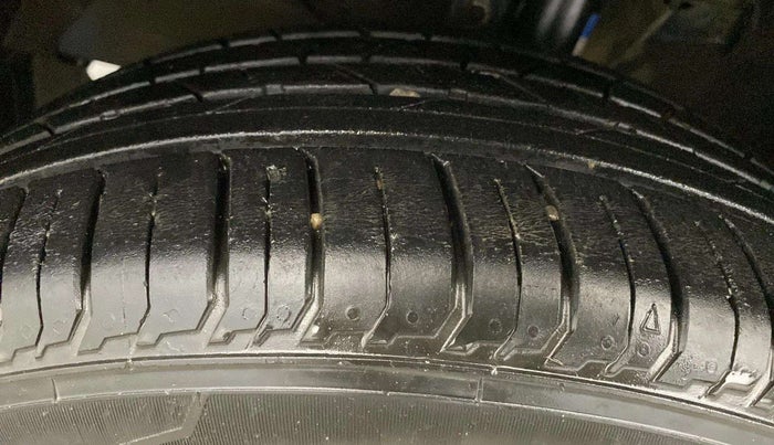 2016 Maruti Baleno ZETA PETROL 1.2, Petrol, Manual, 68,095 km, Left Front Tyre Tread