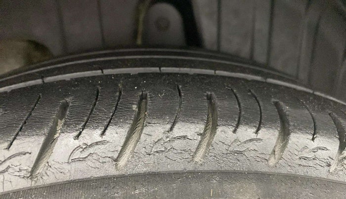 2019 Mahindra XUV300 W8 1.2 PETROL, Petrol, Manual, 81,109 km, Left Rear Tyre Tread