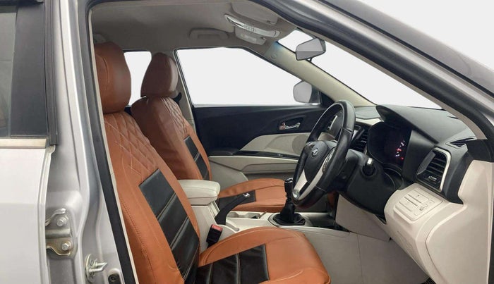 2019 Mahindra XUV300 W8 1.2 PETROL, Petrol, Manual, 81,109 km, Right Side Front Door Cabin