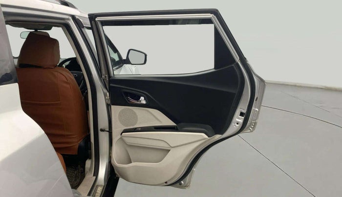 2019 Mahindra XUV300 W8 1.2 PETROL, Petrol, Manual, 81,109 km, RHS Rear Door