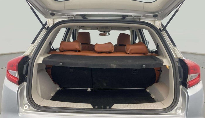 2019 Mahindra XUV300 W8 1.2 PETROL, Petrol, Manual, 81,109 km, Boot Open Zoomed View