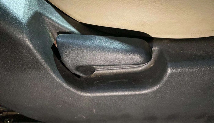 2013 Maruti Wagon R 1.0 VXI, Petrol, Manual, 24,045 km, Driver Side Adjustment Panel