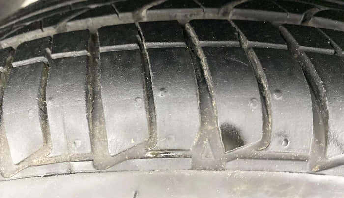 2022 Hyundai GRAND I10 NIOS SPORTZ 1.0 TURBO GDI, Petrol, Manual, 34,238 km, Left Front Tyre Tread