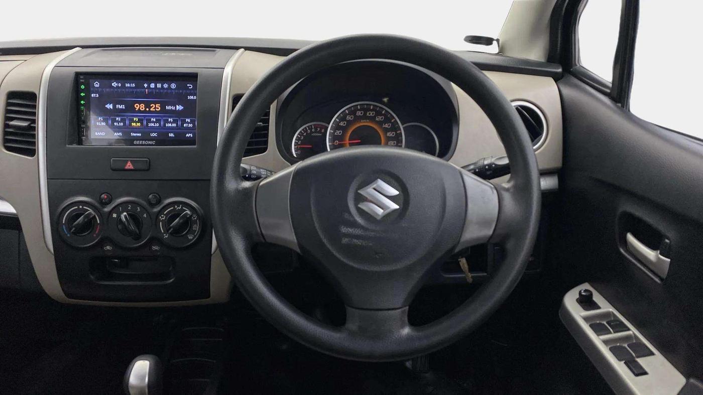 2016 Maruti Wagon R 1.0 VXI AMT, Petrol, Automatic, 93,646 km, Steering Wheel Close Up