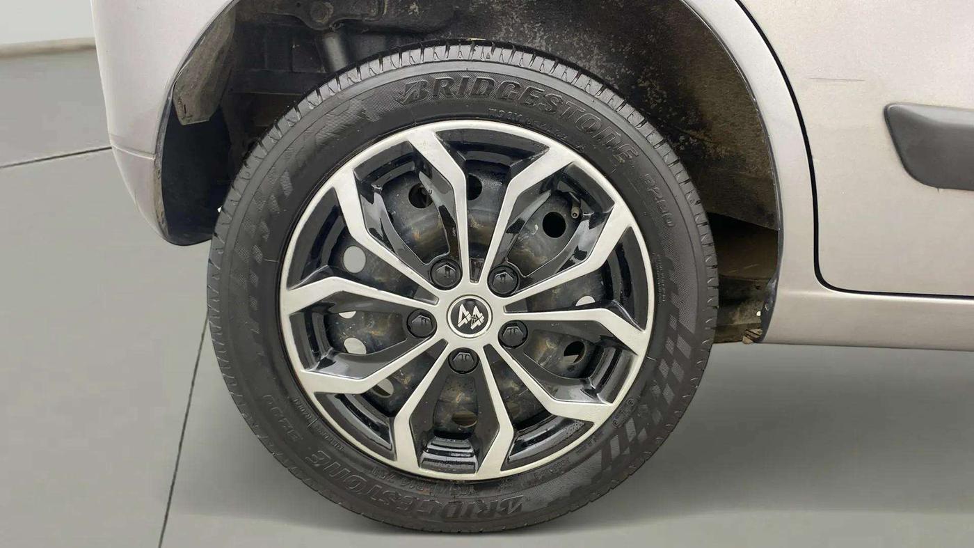 2016 Maruti Wagon R 1.0 VXI AMT, Petrol, Automatic, 93,646 km, Right Rear Wheel