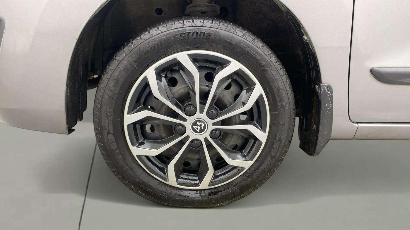 2016 Maruti Wagon R 1.0 VXI AMT, Petrol, Automatic, 93,646 km, Left Front Wheel