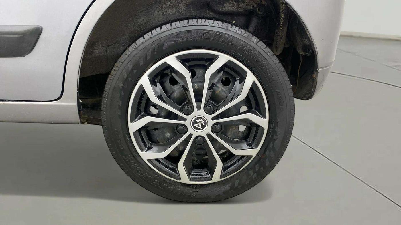 2016 Maruti Wagon R 1.0 VXI AMT, Petrol, Automatic, 93,646 km, Left Rear Wheel