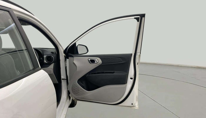 2021 Hyundai GRAND I10 NIOS SPORTZ AMT 1.2 KAPPA VTVT, Petrol, Automatic, 13,215 km, RHS Front Door