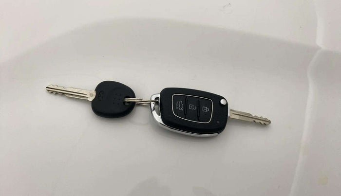2021 Hyundai GRAND I10 NIOS SPORTZ AMT 1.2 KAPPA VTVT, Petrol, Automatic, 13,215 km, Key Close Up