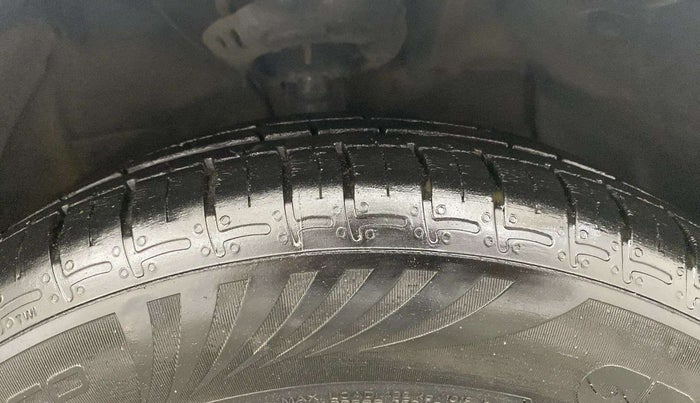 2021 Hyundai GRAND I10 NIOS SPORTZ AMT 1.2 KAPPA VTVT, Petrol, Automatic, 13,215 km, Right Front Tyre Tread