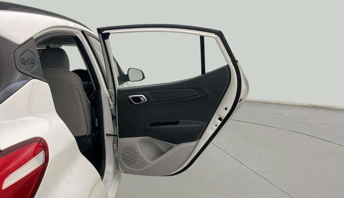 2021 Hyundai GRAND I10 NIOS SPORTZ AMT 1.2 KAPPA VTVT, Petrol, Automatic, 13,215 km, RHS Rear Door
