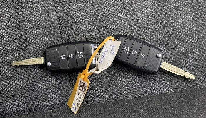 2023 KIA SONET HTK PLUS 1.2, Petrol, Manual, 18,108 km, Key Close Up