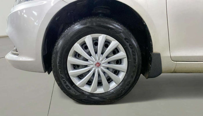 2015 Maruti Swift Dzire VXI, Petrol, Manual, 76,777 km, Left Front Wheel