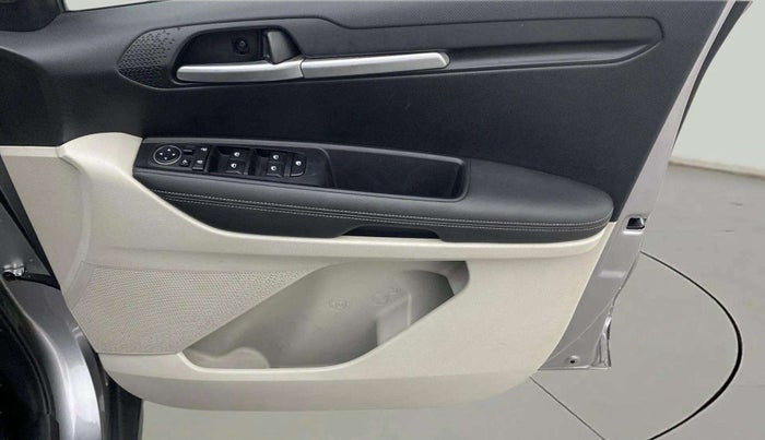 2020 KIA SONET HTX 1.0 IMT, Petrol, Manual, 32,489 km, Driver Side Door Panels Control