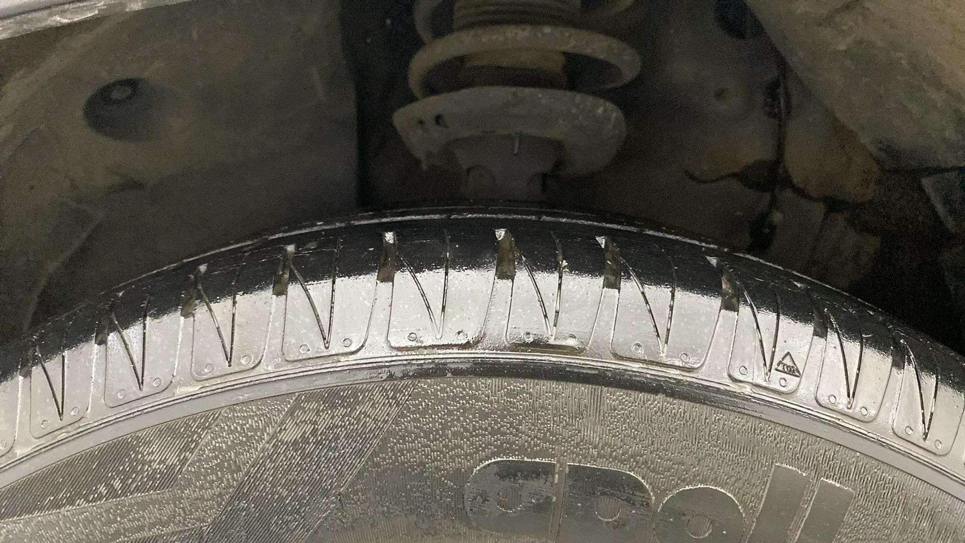 LHS-Front-Tyre-Tread-20