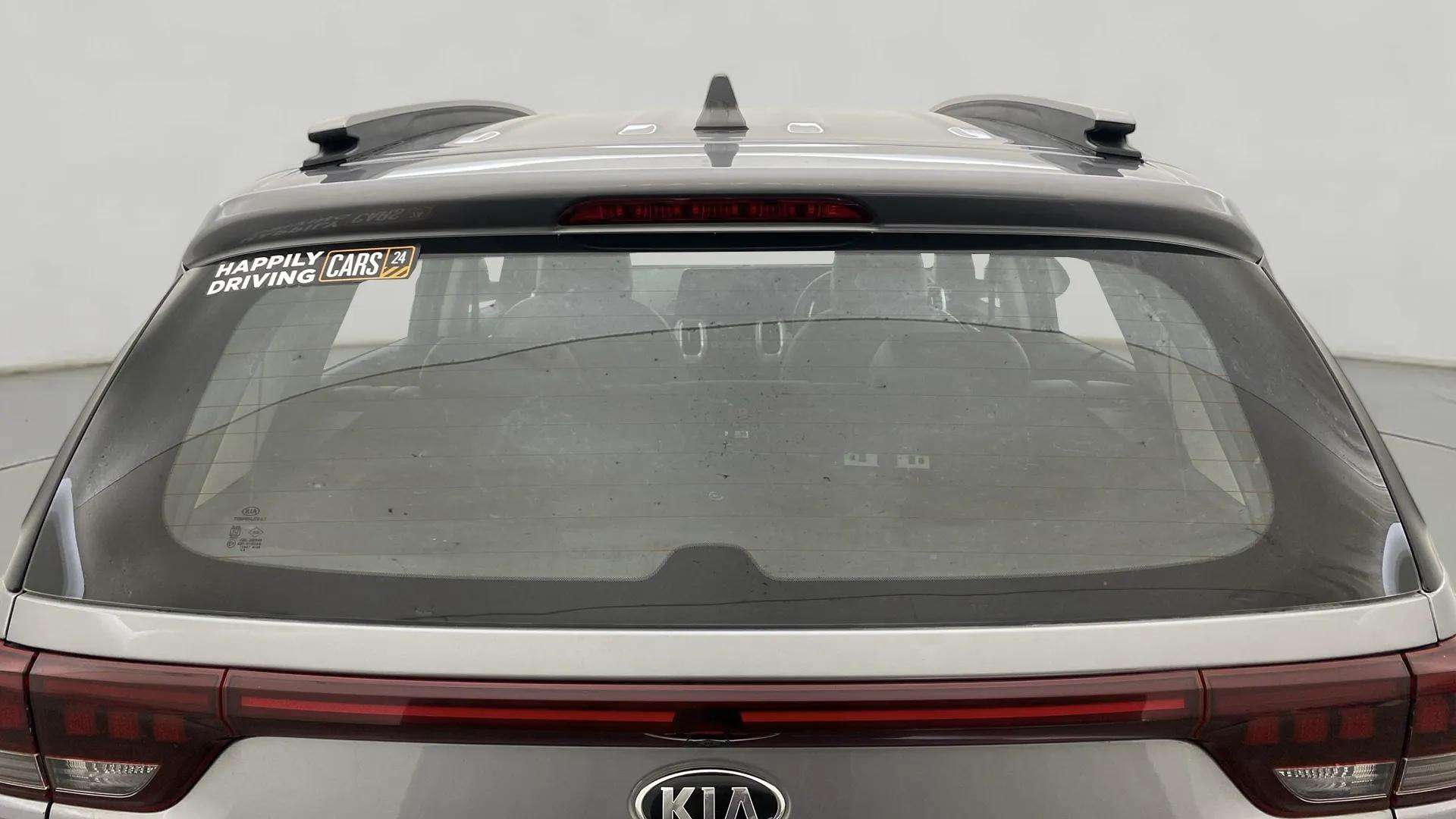 Rear-Windshield---Roof-25