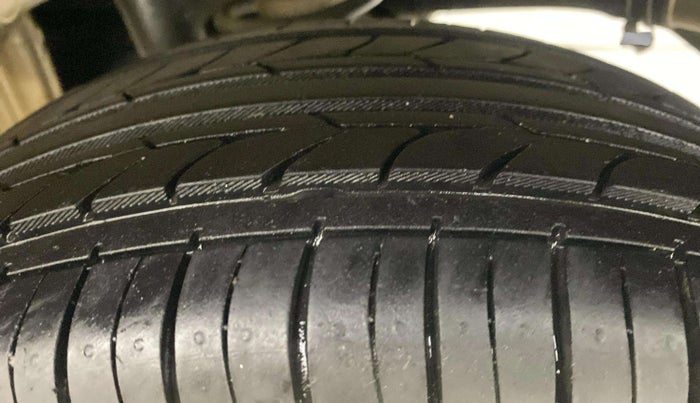 2016 Maruti Alto K10 VXI, Petrol, Manual, 59,611 km, Left Rear Tyre Tread