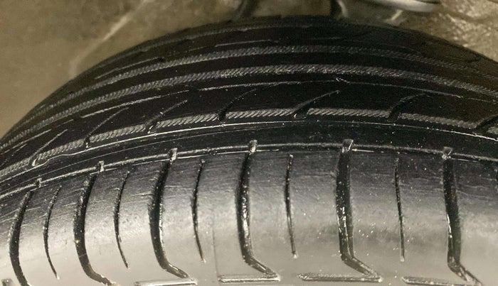 2016 Maruti Alto K10 VXI, Petrol, Manual, 59,611 km, Right Front Tyre Tread