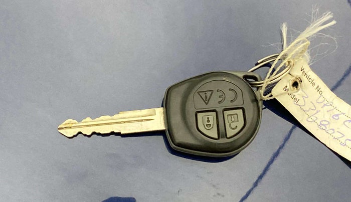 2021 Maruti Swift VXI, Petrol, Manual, 13,002 km, Key Close Up