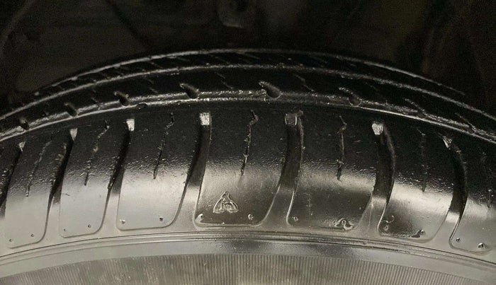 2021 Maruti Swift VXI, Petrol, Manual, 13,002 km, Left Front Tyre Tread