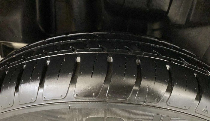 2021 Maruti Swift VXI, Petrol, Manual, 13,002 km, Right Rear Tyre Tread
