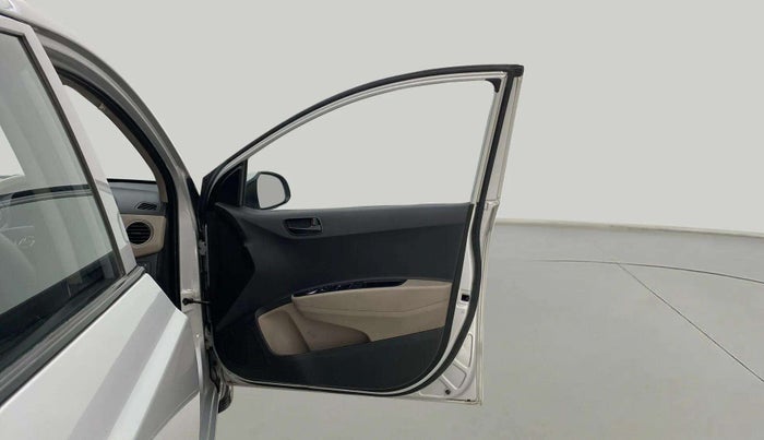 2016 Hyundai Grand i10 MAGNA AT 1.2 KAPPA VTVT, Petrol, Automatic, 32,827 km, RHS Front Door