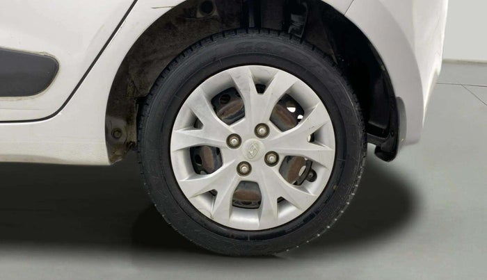 2016 Hyundai Grand i10 MAGNA AT 1.2 KAPPA VTVT, Petrol, Automatic, 32,827 km, Left Rear Wheel