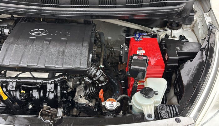 2016 Hyundai Grand i10 MAGNA AT 1.2 KAPPA VTVT, Petrol, Automatic, 32,827 km, Engine View - Left