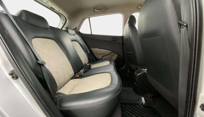 2016 Hyundai Grand i10 MAGNA AT 1.2 KAPPA VTVT, Petrol, Automatic, 32,827 km, Right Side Rear Door Cabin
