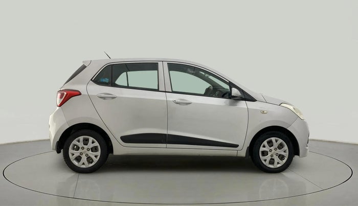 2016 Hyundai Grand i10 MAGNA AT 1.2 KAPPA VTVT, Petrol, Automatic, 32,827 km, Right Side View