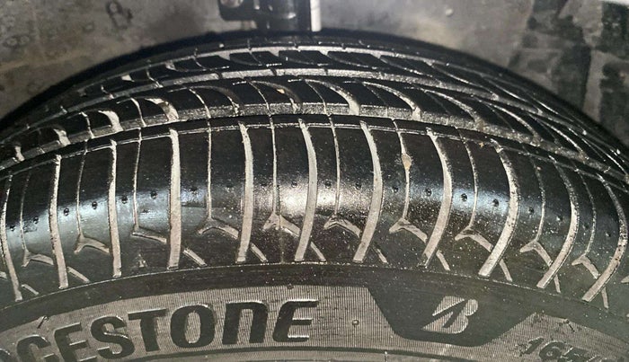 2014 Maruti Swift Dzire VDI, Diesel, Manual, 40,468 km, Right Front Tyre Tread