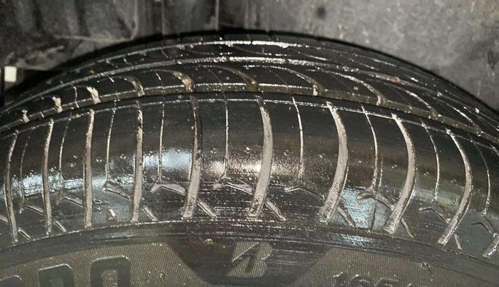 2014 Maruti Swift Dzire VDI, Diesel, Manual, 40,468 km, Right Rear Tyre Tread