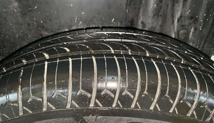 2014 Maruti Swift Dzire VDI, Diesel, Manual, 40,468 km, Left Rear Tyre Tread