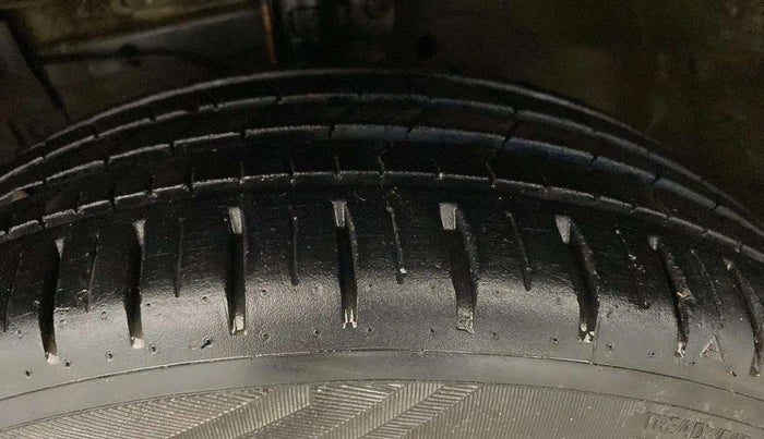 2018 Maruti Ciaz ZETA 1.4  MT PETROL, Petrol, Manual, 54,250 km, Left Front Tyre Tread