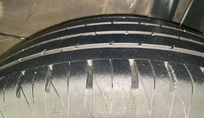 2021 KIA SONET HTX PLUS 1.0 IMT, Petrol, Manual, 37,728 km, Left Rear Tyre Tread