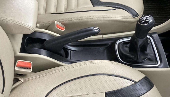 2018 Maruti Ciaz DELTA DIESEL 1.3, Diesel, Manual, 96,858 km, Gear Lever