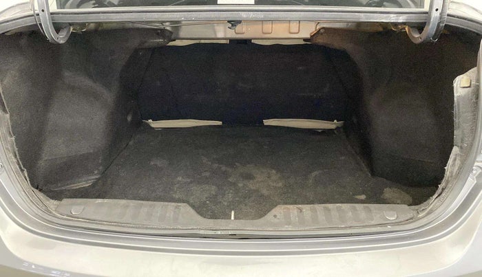 2018 Maruti Ciaz DELTA DIESEL 1.3, Diesel, Manual, 96,858 km, Boot Inside