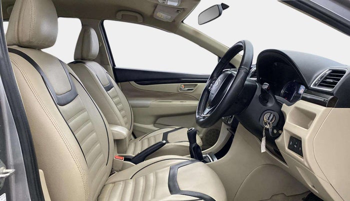 2018 Maruti Ciaz DELTA DIESEL 1.3, Diesel, Manual, 96,858 km, Right Side Front Door Cabin