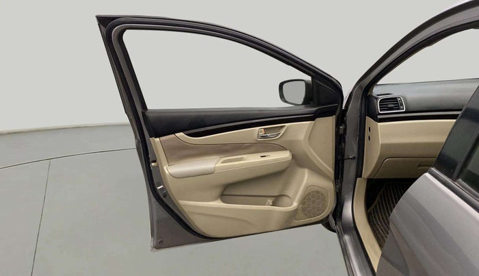 2018 Maruti Ciaz DELTA DIESEL 1.3, Diesel, Manual, 96,858 km, LHS Front Door