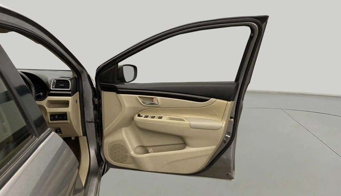 2018 Maruti Ciaz DELTA DIESEL 1.3, Diesel, Manual, 96,858 km, RHS Front Door