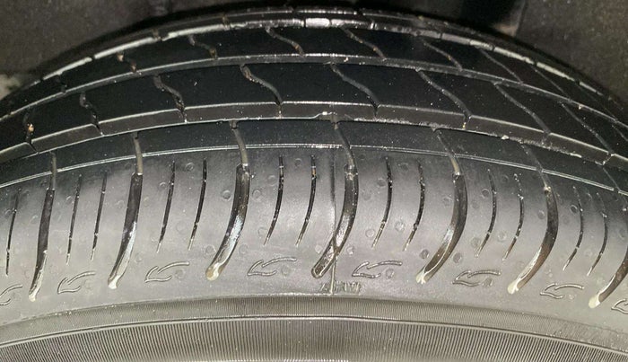 2016 Maruti Baleno DELTA PETROL 1.2, Petrol, Manual, 58,716 km, Left Rear Tyre Tread