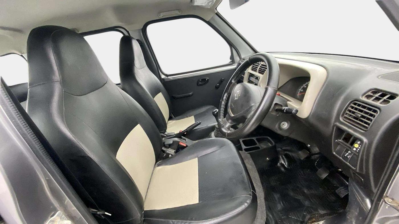 2022 Maruti Eeco 5 STR AC CNG (O), CNG, Manual, 34,380 km, Right Side Front Door Cabin
