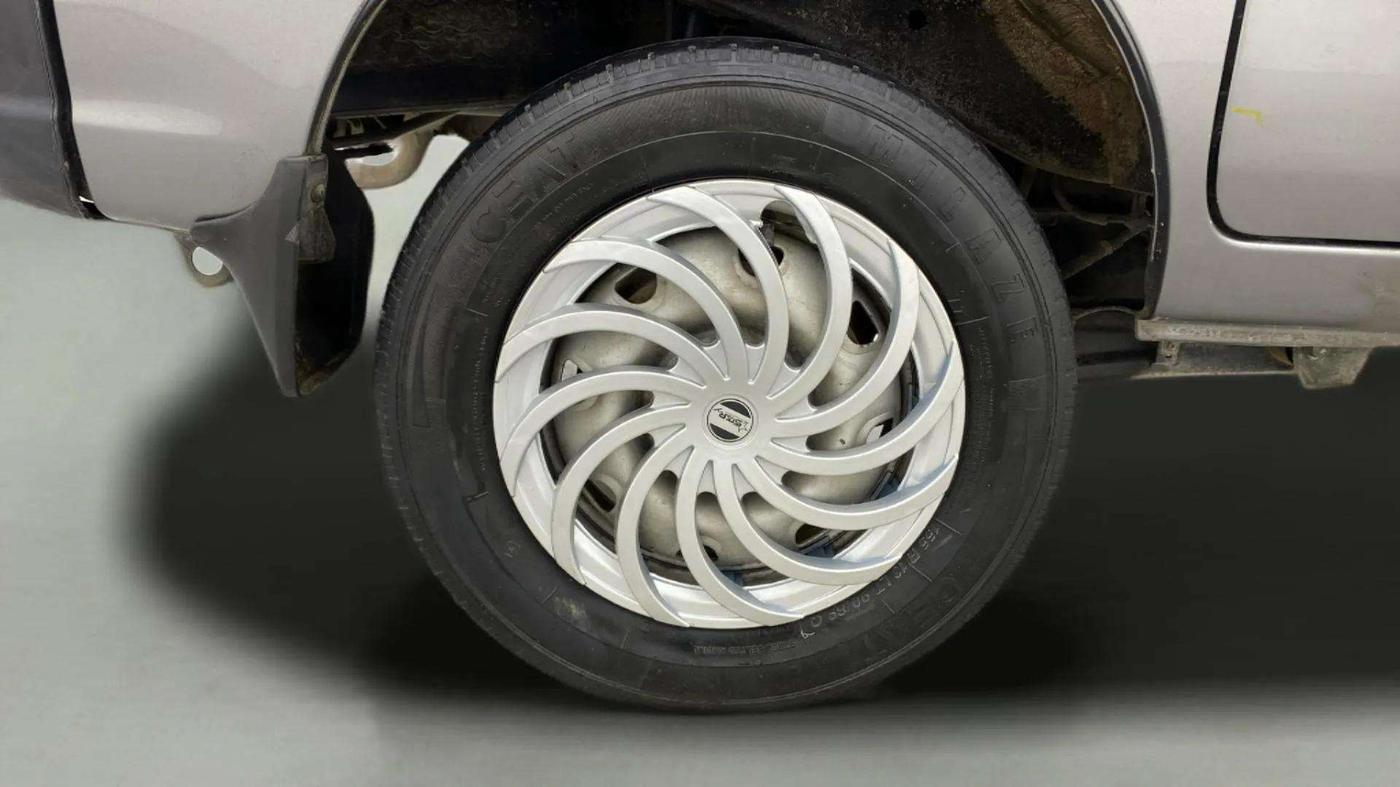 2022 Maruti Eeco 5 STR AC CNG (O), CNG, Manual, 34,380 km, Right Rear Wheel