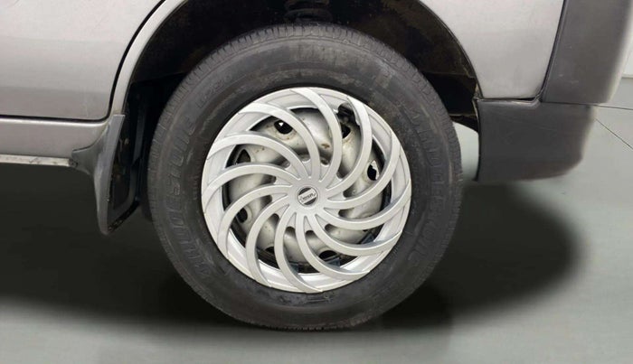 2022 Maruti Eeco 5 STR AC CNG (O), CNG, Manual, 34,170 km, Right Front Wheel