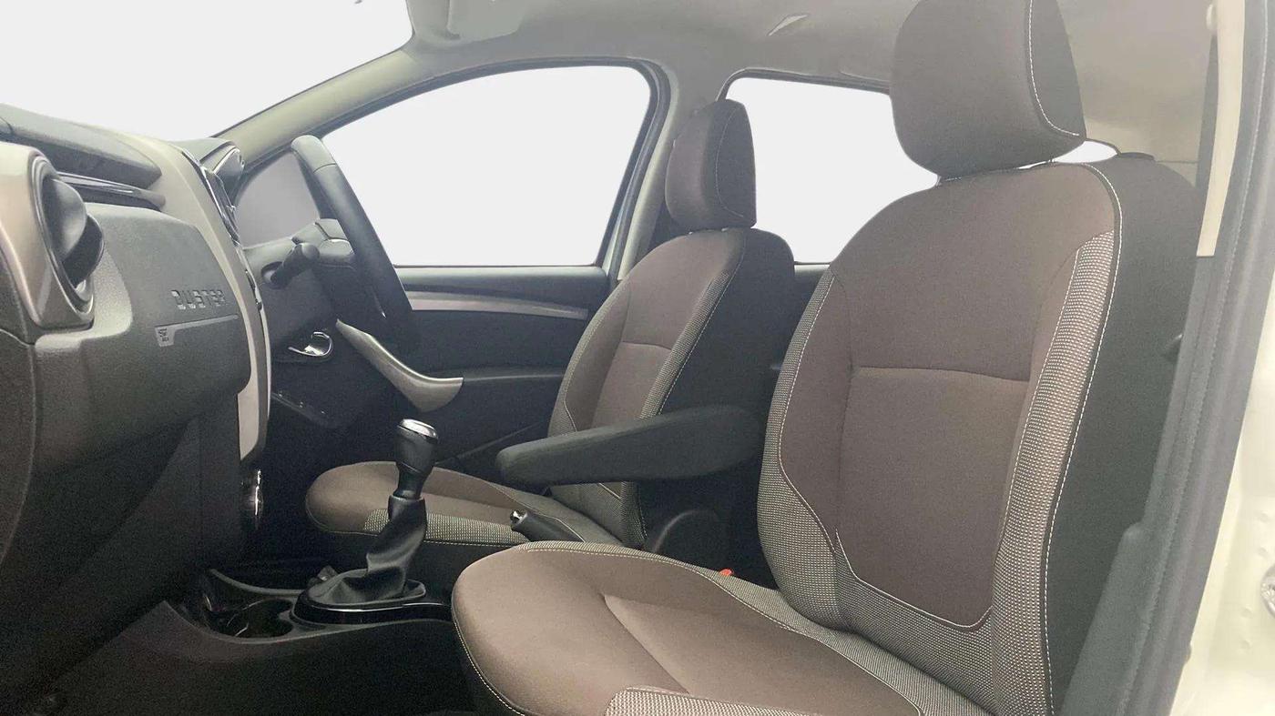 2021 Renault Duster RXZ 1.5 PETROL MT, Petrol, Manual, 37,960 km, Right Side Front Door Cabin