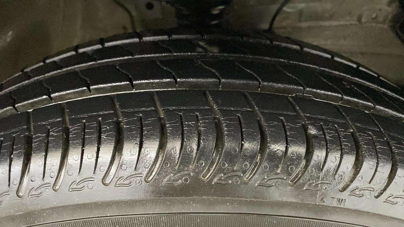2020 Maruti S PRESSO VXI PLUS AMT, Petrol, Automatic, 6,599 km, Right Front Tyre Tread
