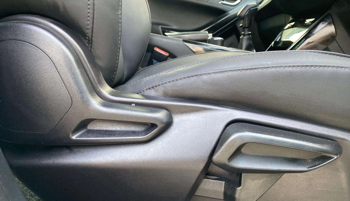 2023 Tata NEXON FEARLESS PLUS 1.2 REVOTRON 6 MT, Petrol, Manual, 13,867 km, Driver Side Adjustment Panel